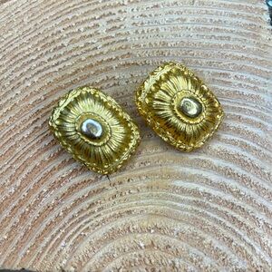 Gold Tone Robert Signed Clip Earrings - Vintage - Bold
